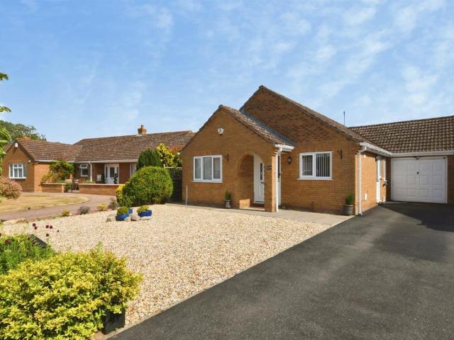 3 bedroom detached bungalow for sale