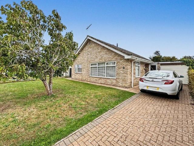 3 bedroom detached bungalow for sale