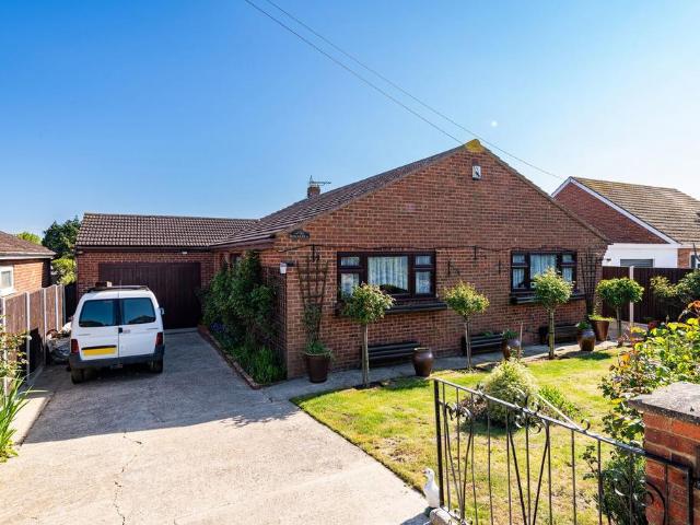 3 bedroom detached bungalow for sale