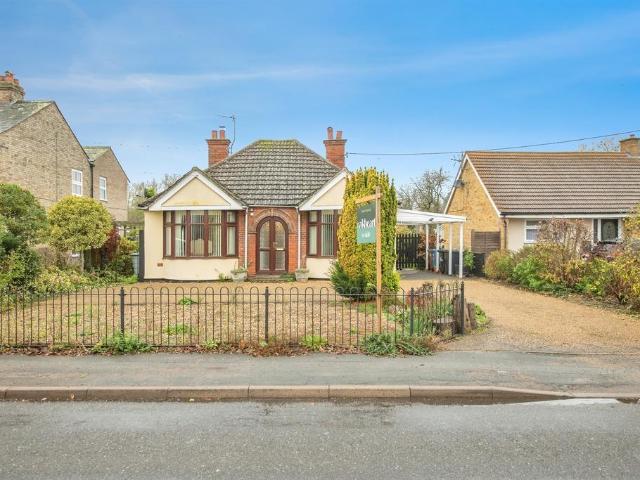3 bedroom detached bungalow for sale