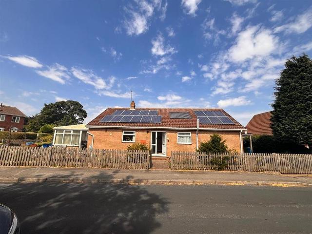 3 bedroom detached bungalow for sale