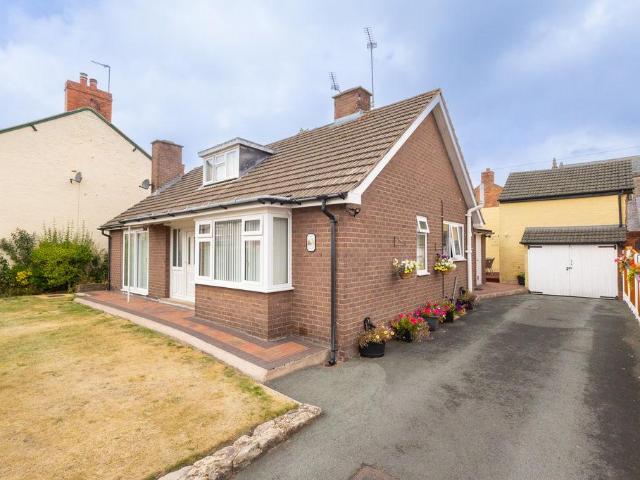 3 bedroom detached bungalow for sale