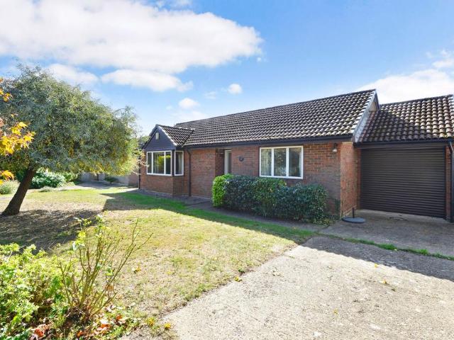 3 bedroom detached bungalow for sale