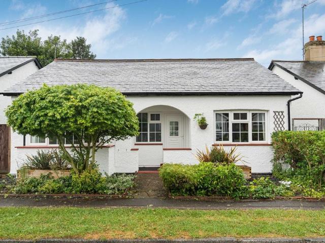 3 bedroom detached bungalow for sale
