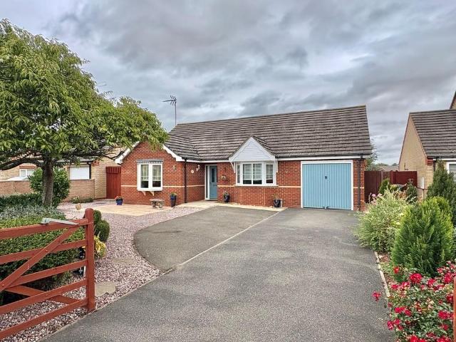 3 bedroom detached bungalow for sale