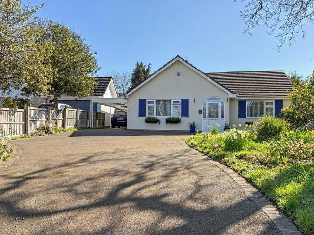 3 bedroom detached bungalow for sale