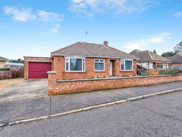 3 bedroom detached bungalow for sale
