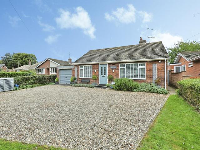 3 bedroom detached bungalow for sale