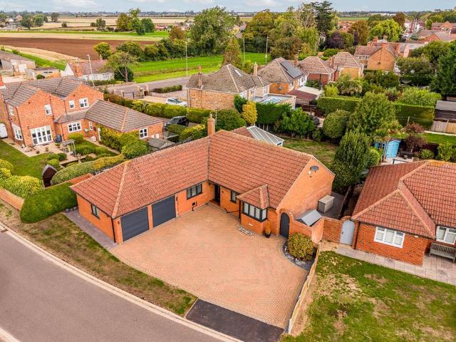 3 bedroom detached bungalow for sale