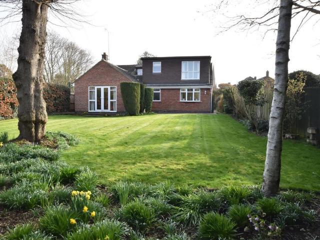 3 bedroom detached bungalow for sale