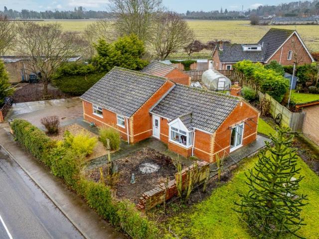 3 bedroom detached bungalow for sale