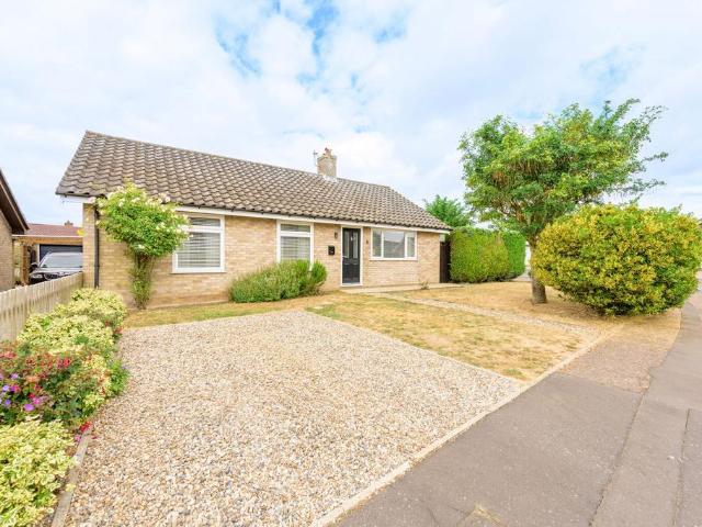 3 bedroom detached bungalow for sale