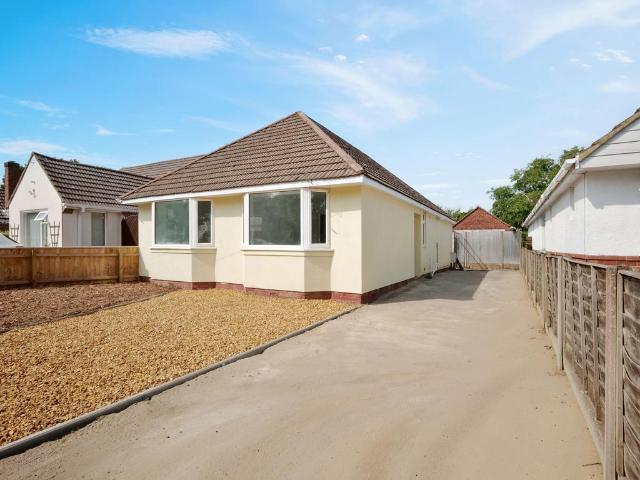 3 bedroom detached bungalow for sale
