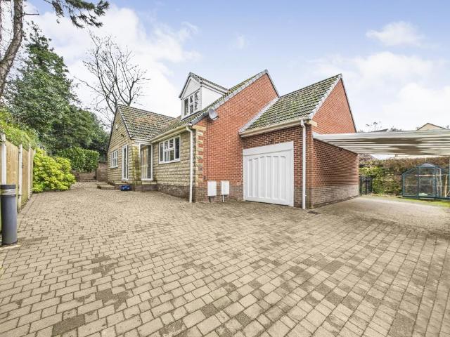 3 bedroom detached bungalow for sale