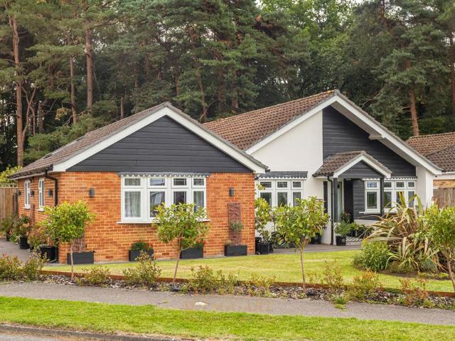 3 bedroom detached bungalow for sale