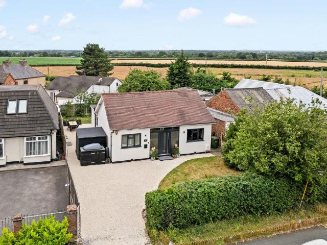 3 bedroom detached bungalow for sale