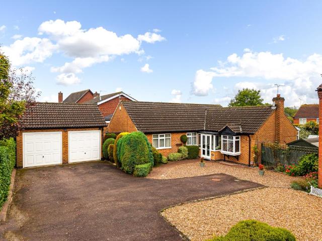 3 bedroom detached bungalow for sale