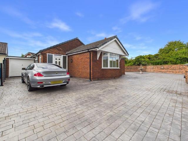 3 bedroom detached bungalow for sale
