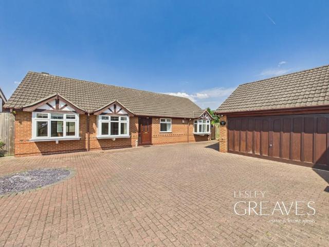 3 bedroom detached bungalow for sale