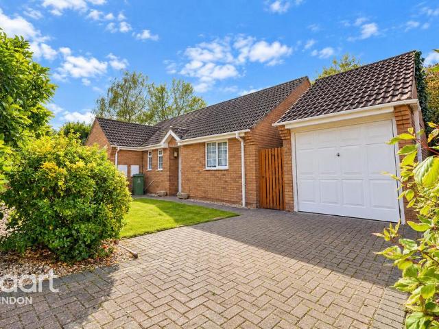 3 bedroom detached bungalow for sale