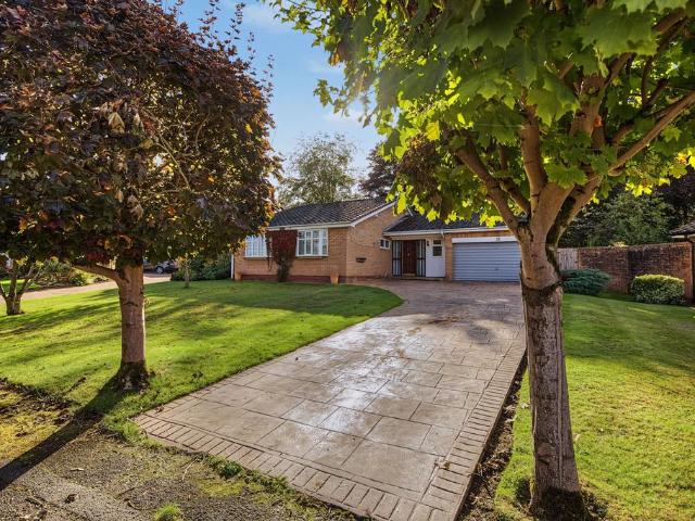 3 bedroom detached bungalow for sale