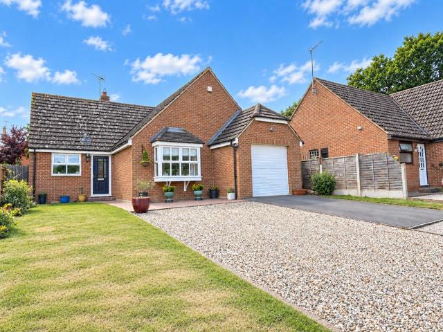 3 bedroom detached bungalow for sale