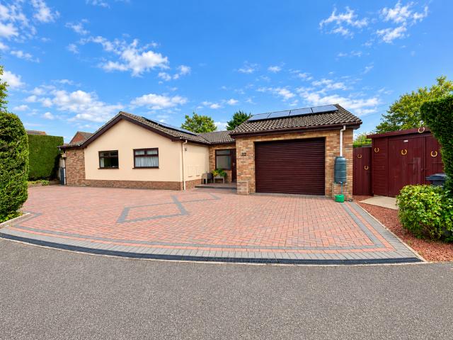 3 bedroom detached bungalow for sale