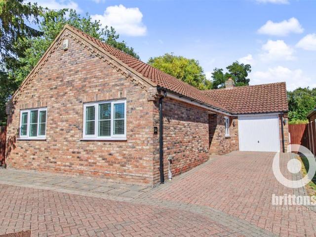 3 bedroom detached bungalow for sale
