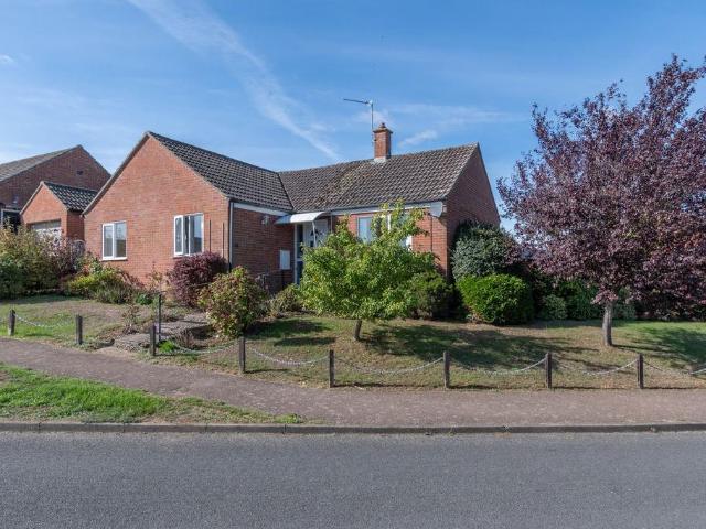3 bedroom detached bungalow for sale