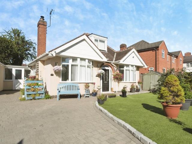 3 bedroom detached bungalow for sale