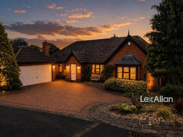 3 bedroom detached bungalow for sale