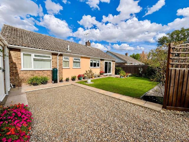 3 bedroom detached bungalow for sale
