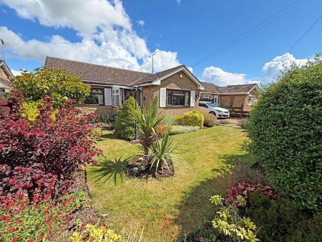 3 bedroom detached bungalow for sale