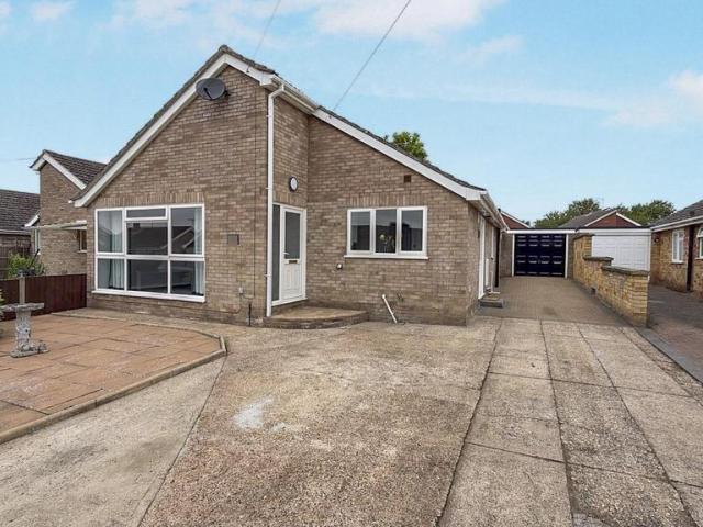 3 bedroom detached bungalow for sale