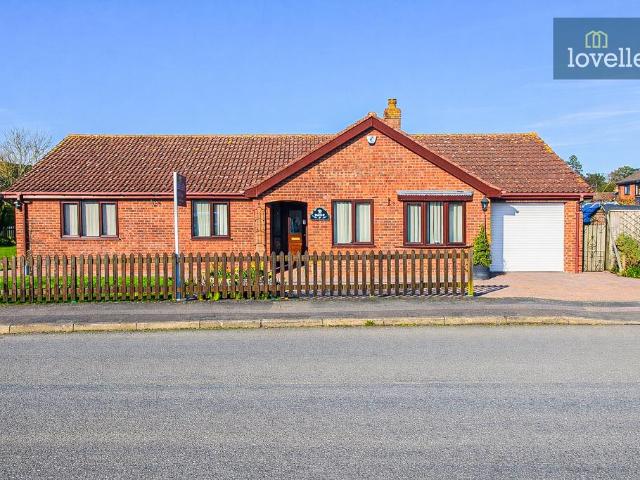 3 bedroom detached bungalow for sale