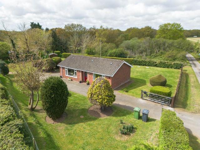 3 bedroom detached bungalow for sale