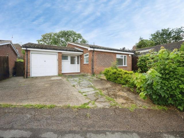3 bedroom detached bungalow for sale