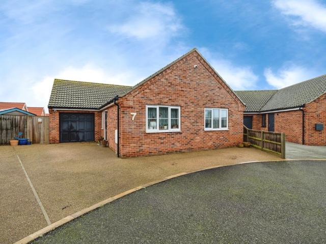 3 bedroom detached bungalow for sale