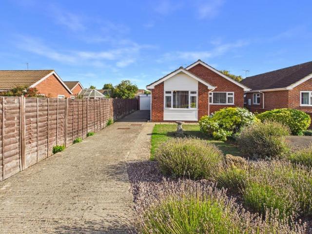 3 bedroom detached bungalow for sale
