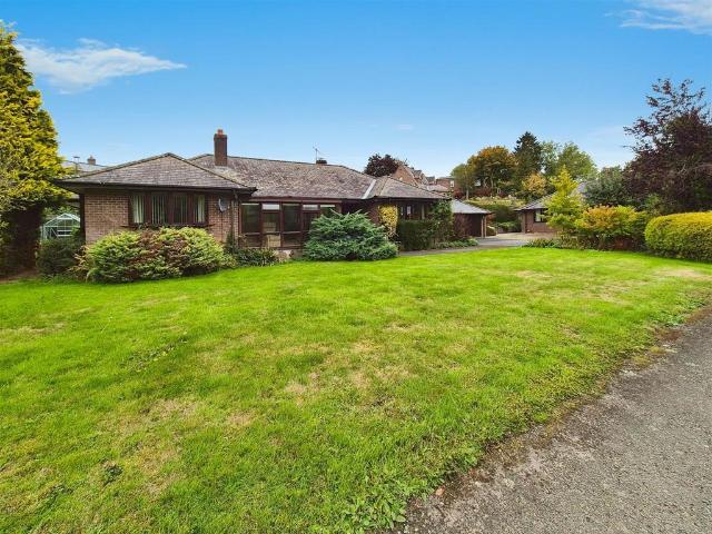 3 bedroom detached bungalow for sale