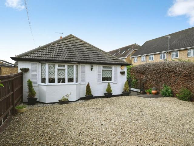 3 bedroom detached bungalow for sale