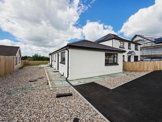 3 bedroom detached bungalow for sale