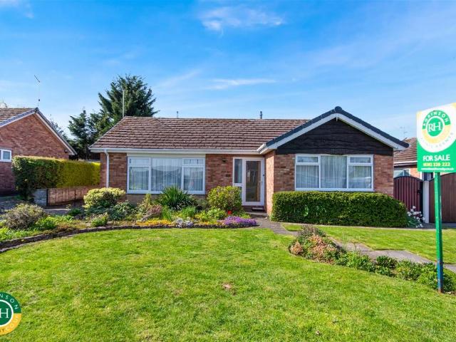 3 bedroom detached bungalow for sale