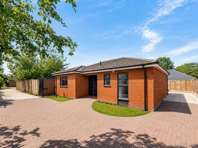 3 bedroom detached bungalow for sale
