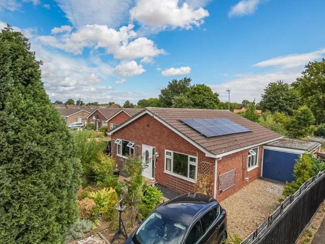 3 bedroom detached bungalow for sale