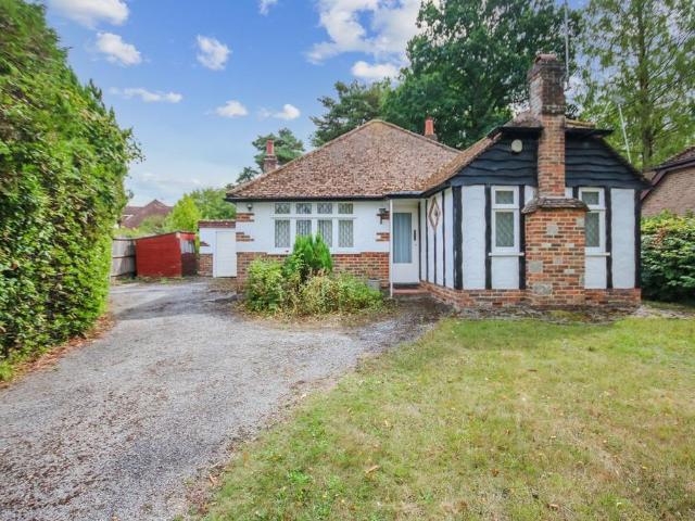 3 bedroom detached bungalow for sale