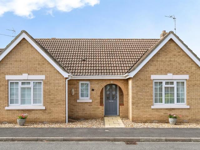 3 bedroom detached bungalow for sale
