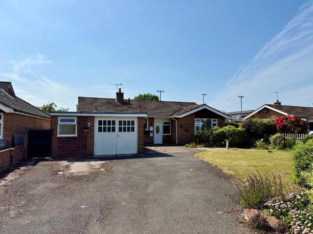 3 bedroom detached bungalow for sale