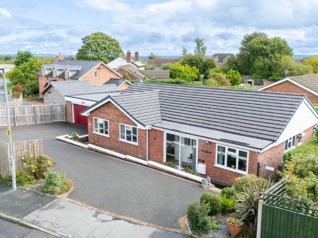 3 bedroom detached bungalow for sale