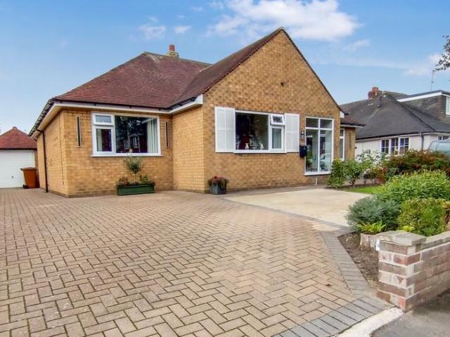3 bedroom detached bungalow for sale